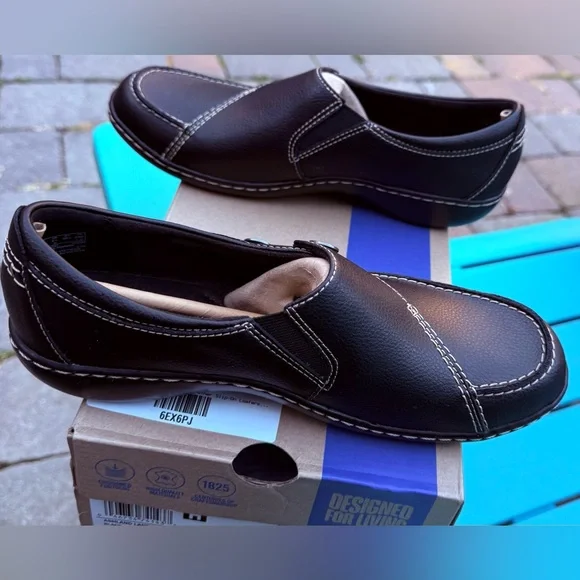 WOMENS CLARKS ASHLAND LANE SLIP-ON BLACK SUEDE LOAFERS US SIZE 8.5 NARROW (NWT) - Picture 7 of 9